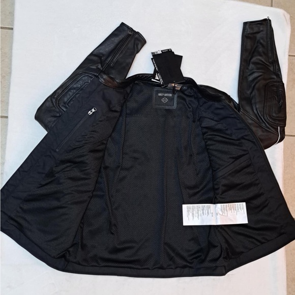 Harley-Davidson® Men's Layering System Captains Leather Jacket - Black - Picture 10 of 12